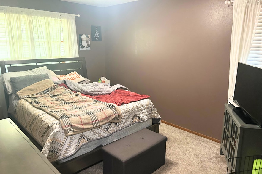 Building Photo - 2822 S Main Ave