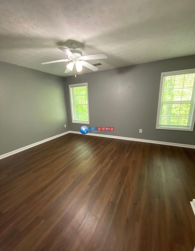Building Photo - Spacious 4-bedroom house in Lawrenceville