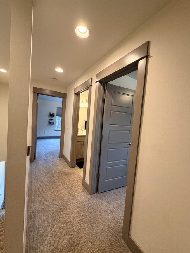 Building Photo - Gorgeous and Quiet 3 Bed 2.5 Bath Home in Railway Lofts & Cottages With Gallatin River Access!! M...