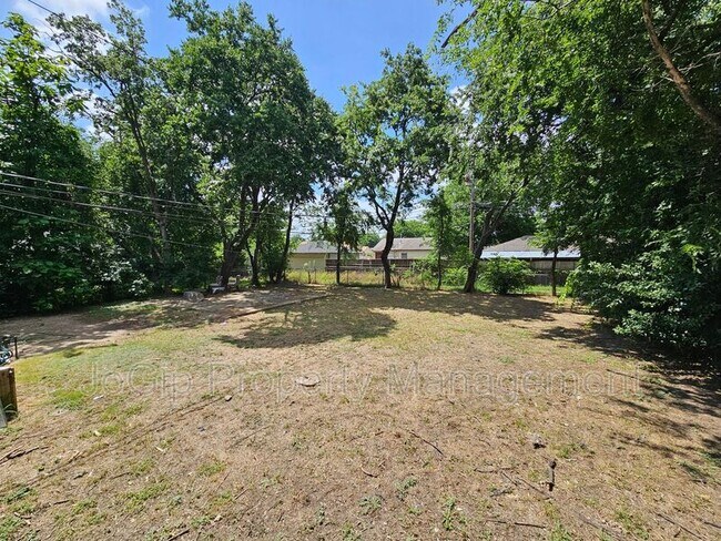 Building Photo - 6540 Hollis Ave