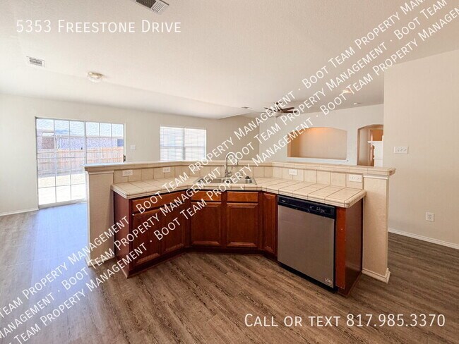 Building Photo - 5353 Freestone Dr