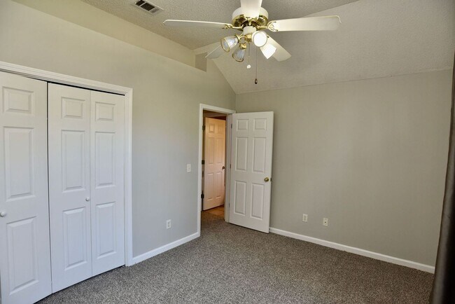 Building Photo - 121 Laurenburg Dr