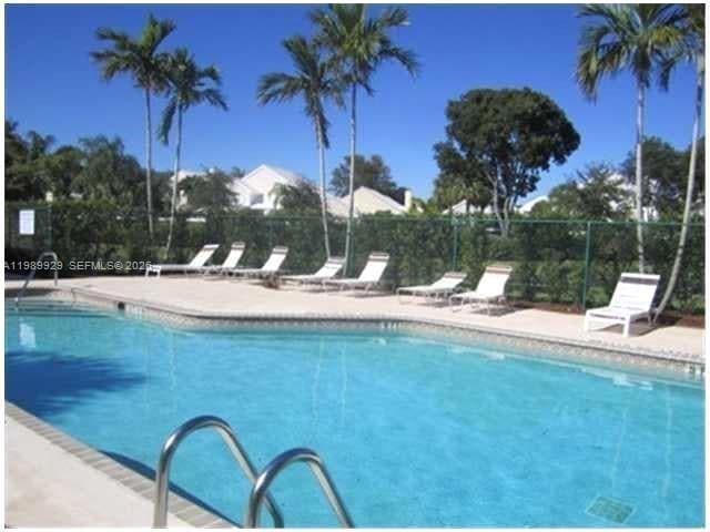 Building Photo - 401 Sabal Palm Ln