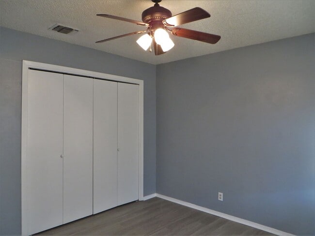 Building Photo - 663