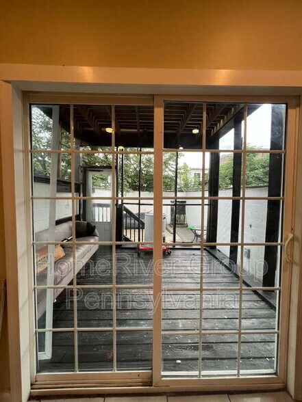 Building Photo - 3856 Fairmount Ave