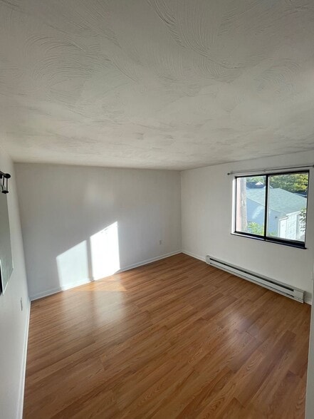 Building Photo - 51 S 86th St