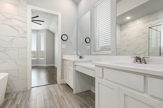 Building Photo - 2917 Saltwood Ct