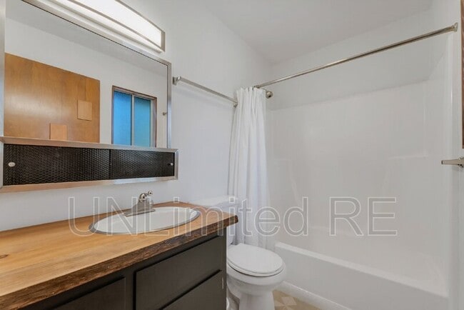 Building Photo - 2411 Black Falls Trail