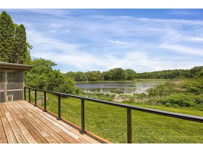 Building Photo - 3465 Deephaven Ave