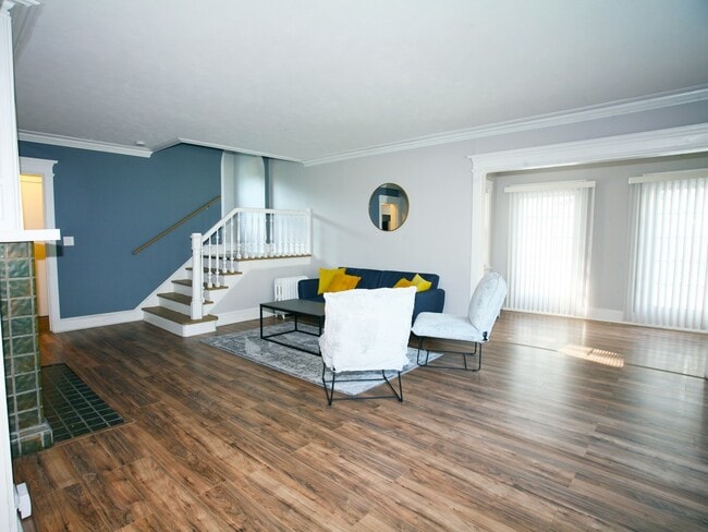 Building Photo - 3 Renovated Story 4 Bed - 2.5 Bath Colonial available for Rent