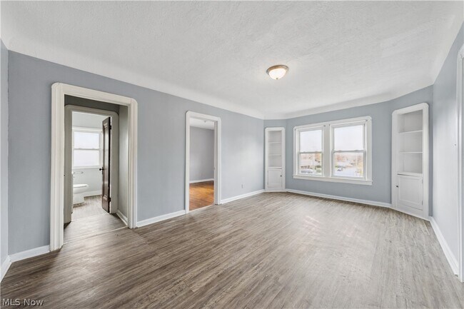 Building Photo - 3740 E 151st St