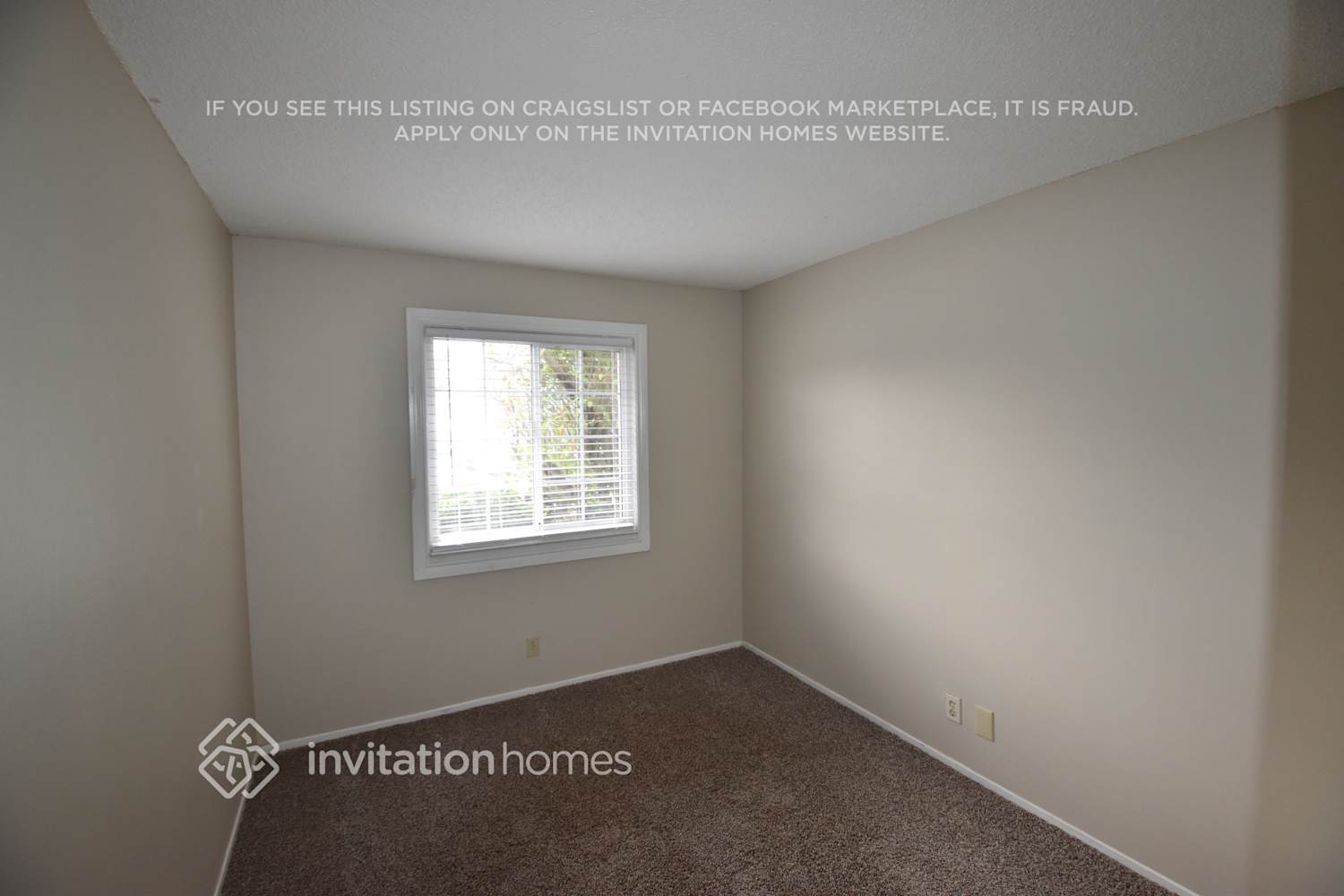 Building Photo - 2365 La Loma Dr
