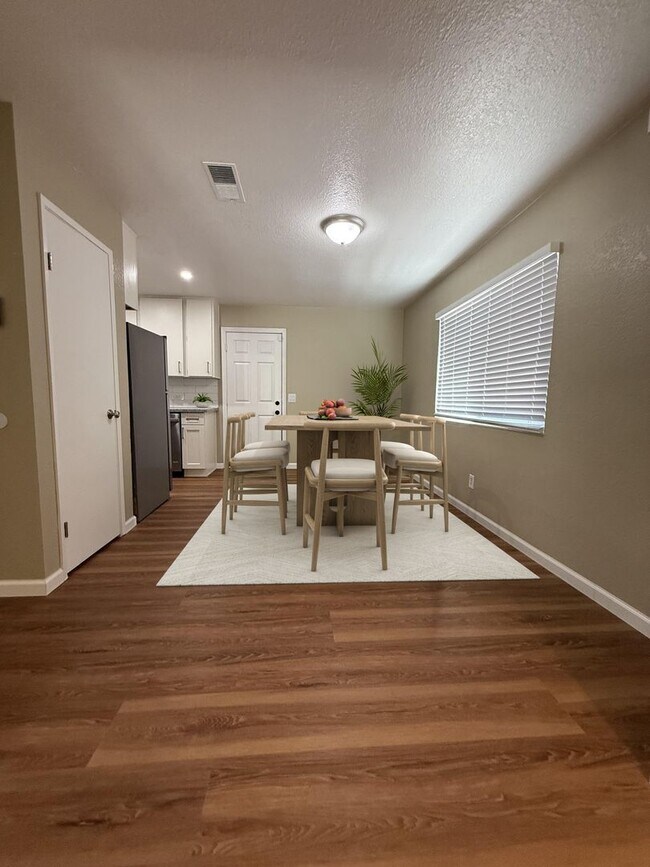 Building Photo - *Beautifully Updated 4 Bedroom, 2 Bathroom Home in Fairfield!*
