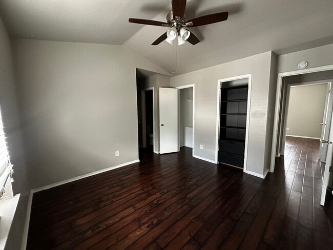 Building Photo - 600 Bagby Ave