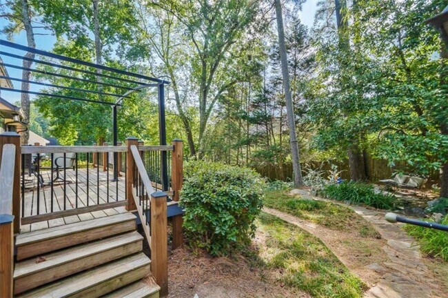 Building Photo - 5741 Wolf Laurel Dr SW