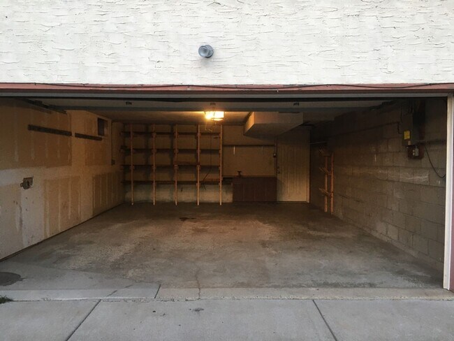 Building Photo - 735 3rd St