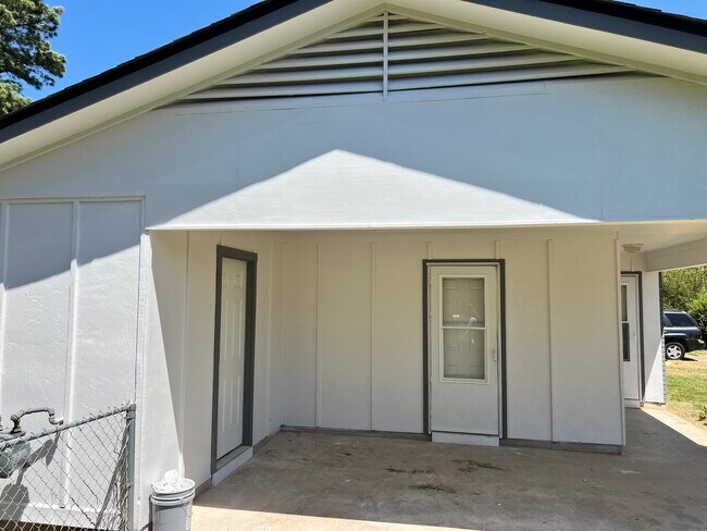 Building Photo - 3008 Terry St