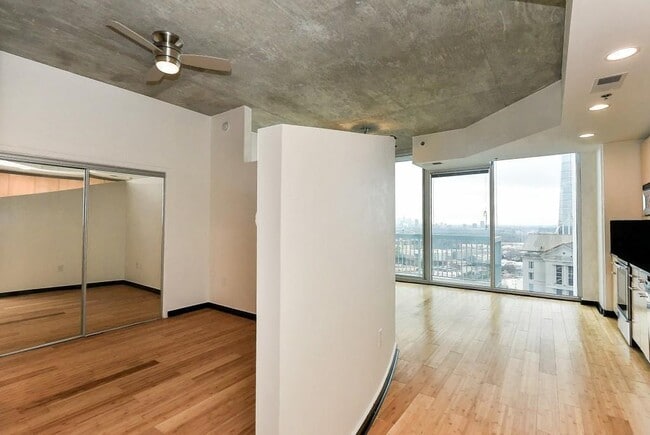 Building Photo - 3324 Peachtree Rd NE