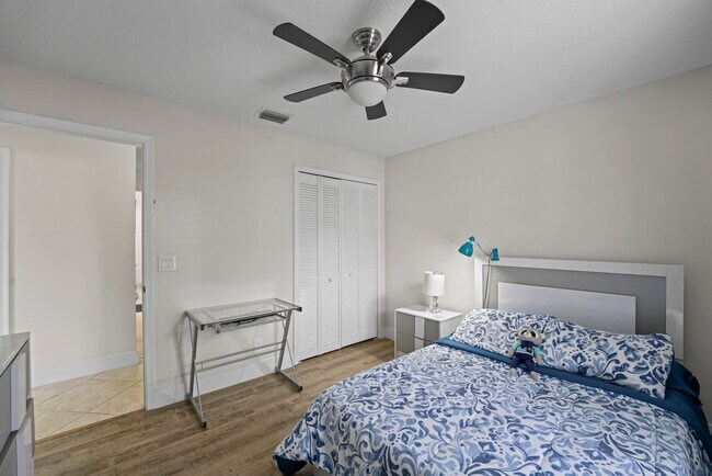Building Photo - 6180 Royal Birkdale Dr