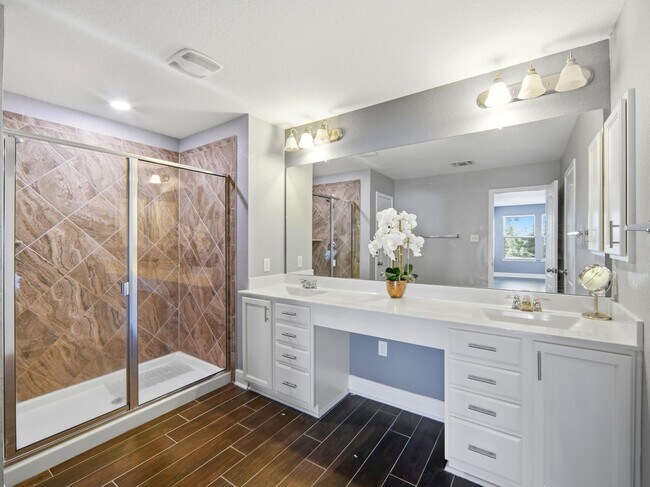 Building Photo - 4431 Oak Roset