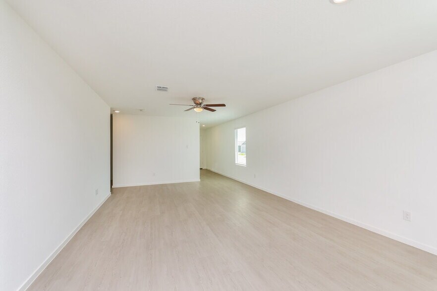 Building Photo - 1215 Maple St