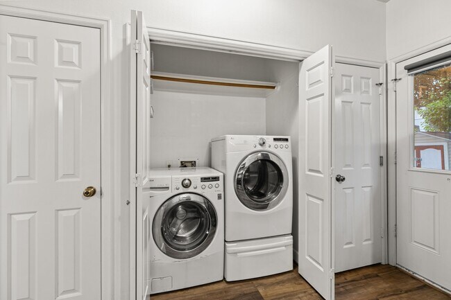 Building Photo - 1912 Shearn St