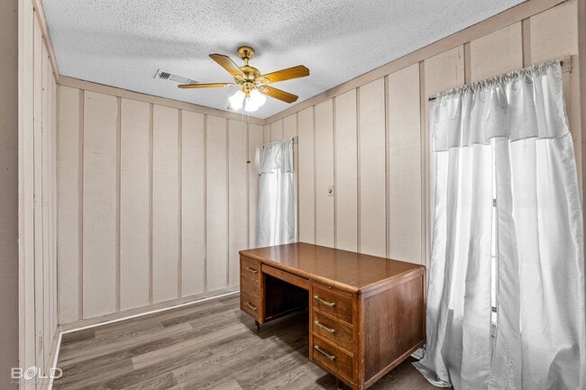 Building Photo - 1013 Peyton Ave