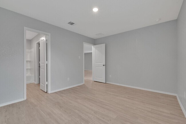 Building Photo - Cozy 4 Bedroom Home in Rosillo Creek