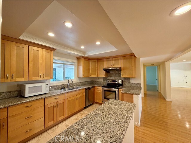 Building Photo - 5500 Paseo Del Lago W
