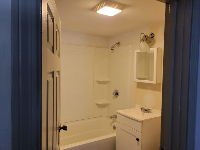 Primary Photo - 27 Phebe St
