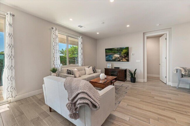 Building Photo - 51710 Ponderosa Dr.