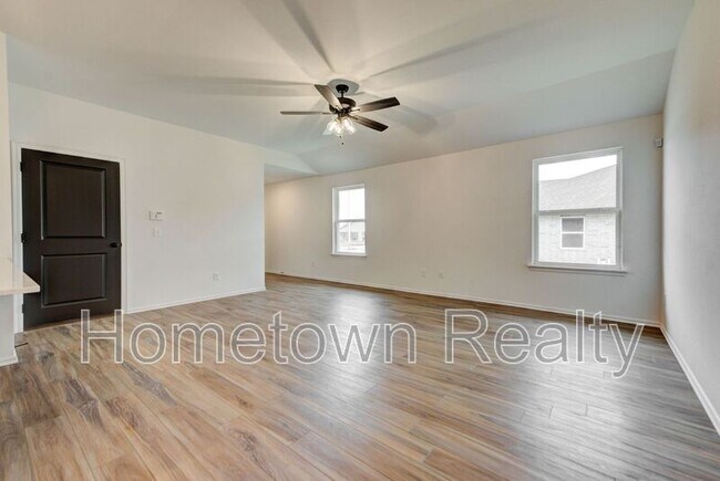 Building Photo - 403 N Cyn Ter