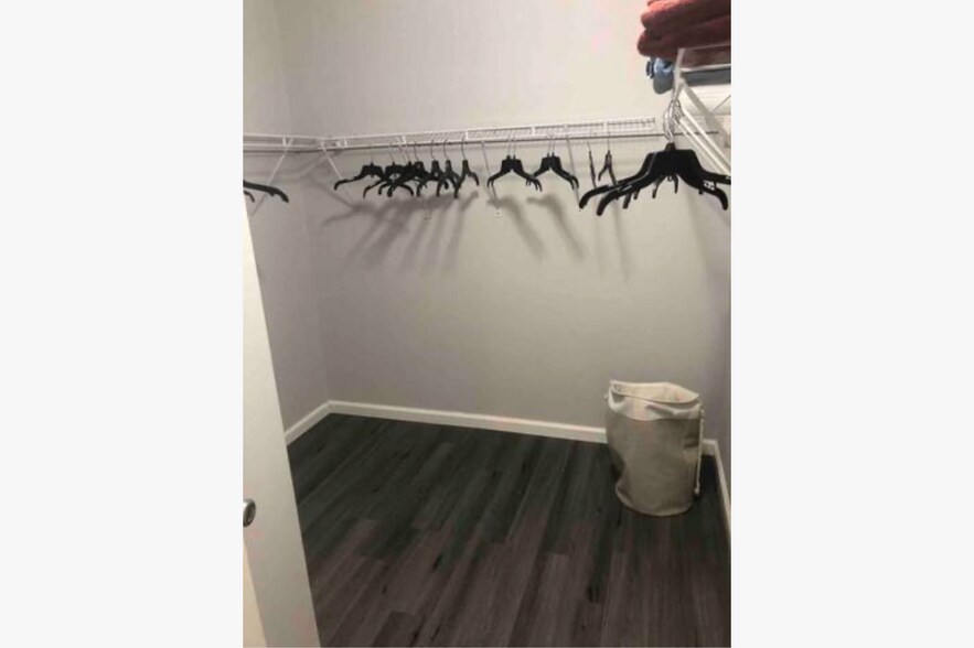 Building Photo - 3834 Kensingwood Trce