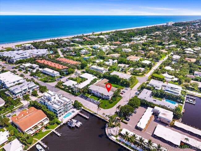 Building Photo - 990 Casuarina Rd