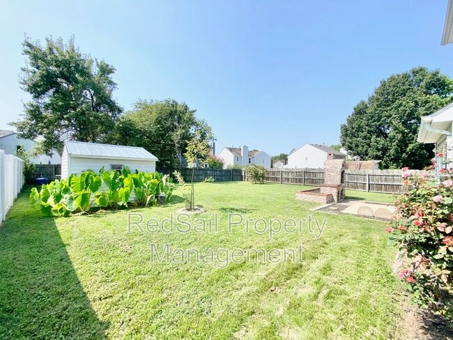 Building Photo - 5525 Fair Oaks Dr