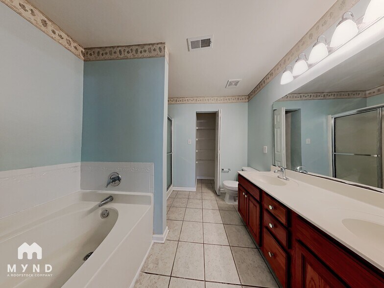 Building Photo - 1085 Vauxhall Dr
