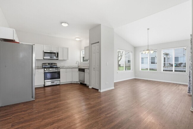 Building Photo - 2647 Pecos Cir