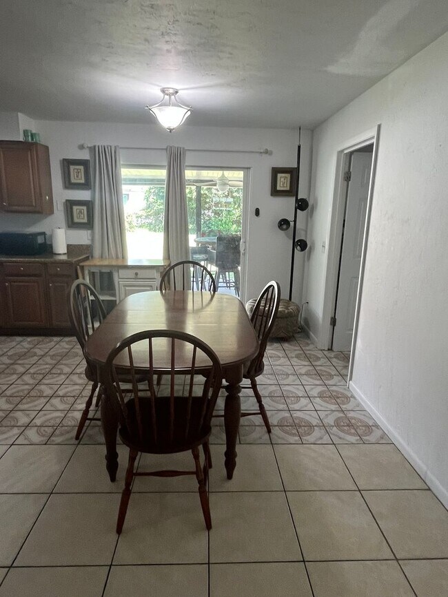Building Photo - 3/1/1 located in Summerfield