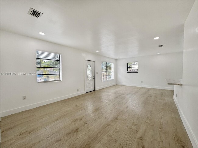 Building Photo - 631 N 68th Terrace