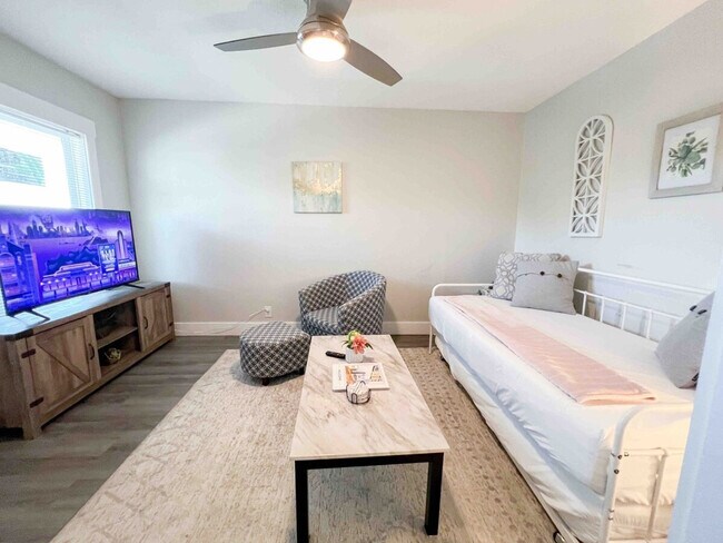 Building Photo - 1112 Morgan Ave