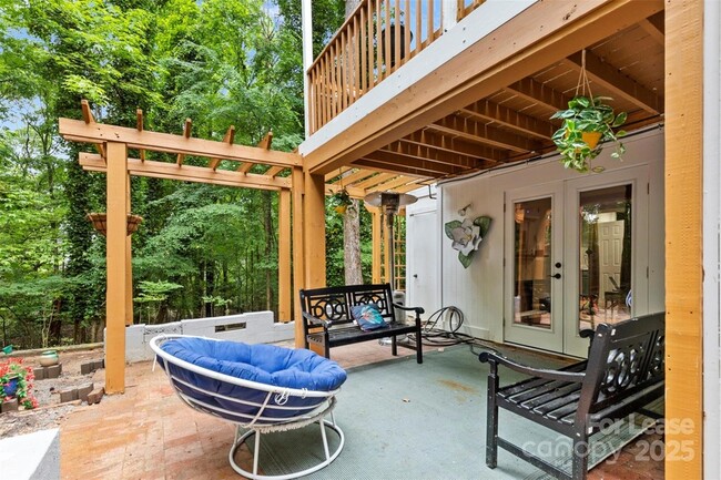 Building Photo - 25033 Molokai Dr
