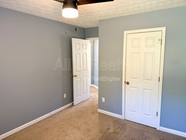 Building Photo - 11166 Knotty Pine Pl