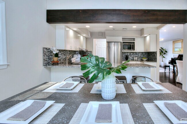 Building Photo - 19 Woodchuck Ct