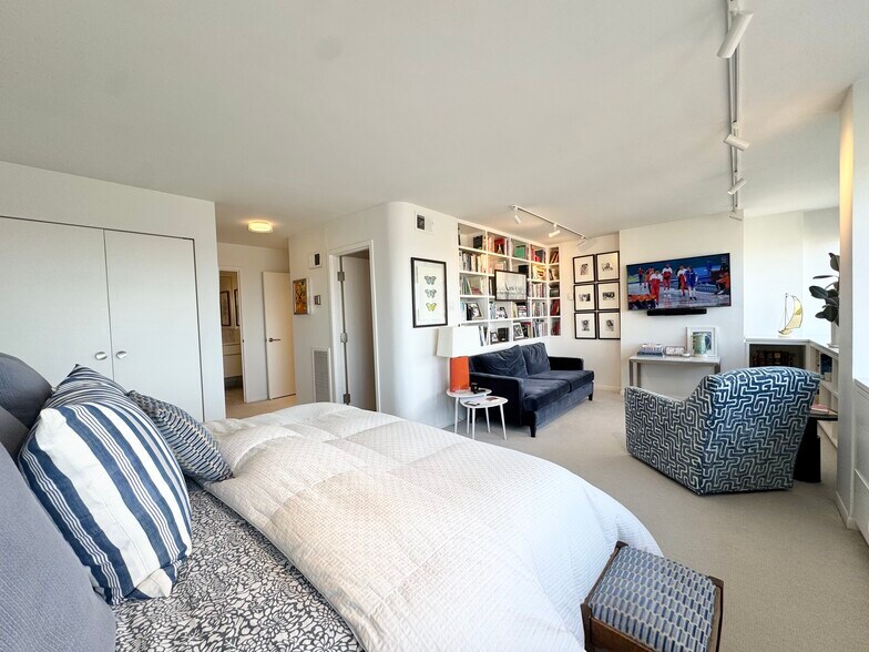 Building Photo - 2510 Grand Blvd