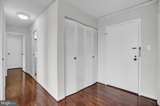 Building Photo - 4401 Roland Ave