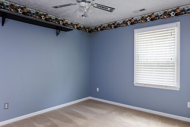 Building Photo - 206 Maumee Ct