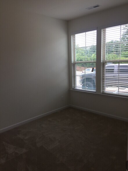 Building Photo - 748 Maypearl Ln