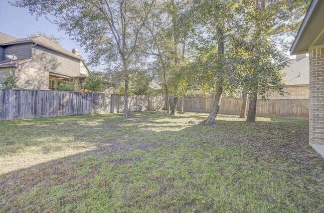 Building Photo - 70 S Almondell Cir