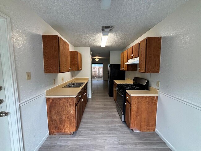 Building Photo - 1112 Byers Ln