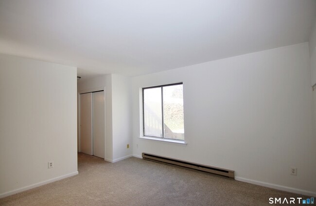 Building Photo - 15 Bungalow Park